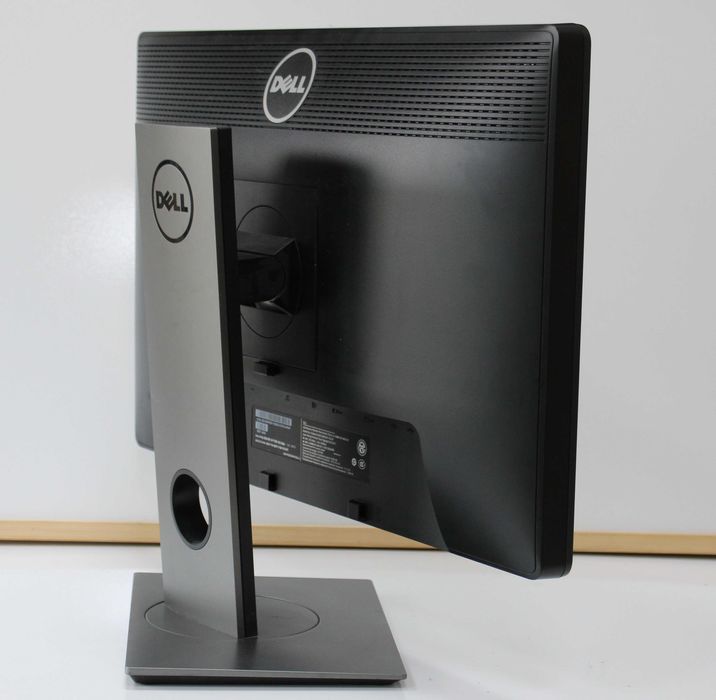 Монитор Dell P2213 22''