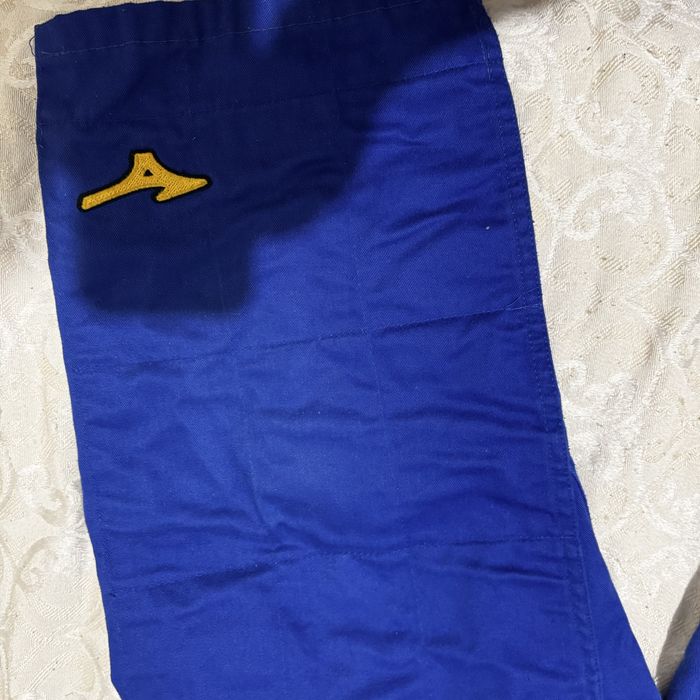 Продам кимано дзюдоги мизуно 750 грам