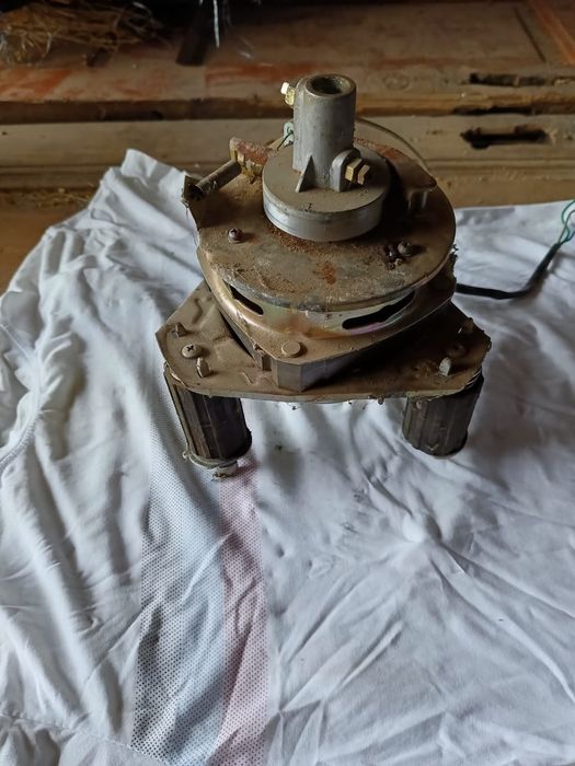 Движок от стирального машики.