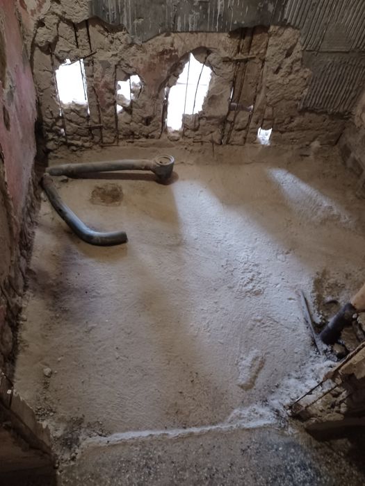 Къртене, чистене и извозване. Качване,сваляне на материали.