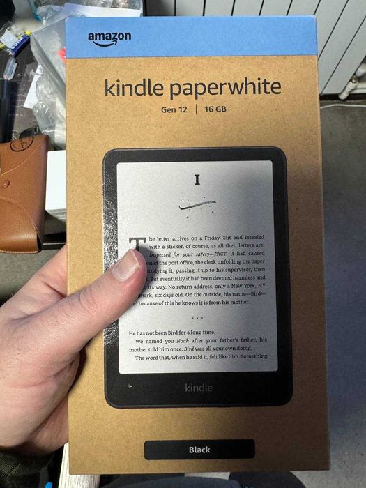 Читалка Kindle Paperwhite 12th Generation 2025 года привезенная из США