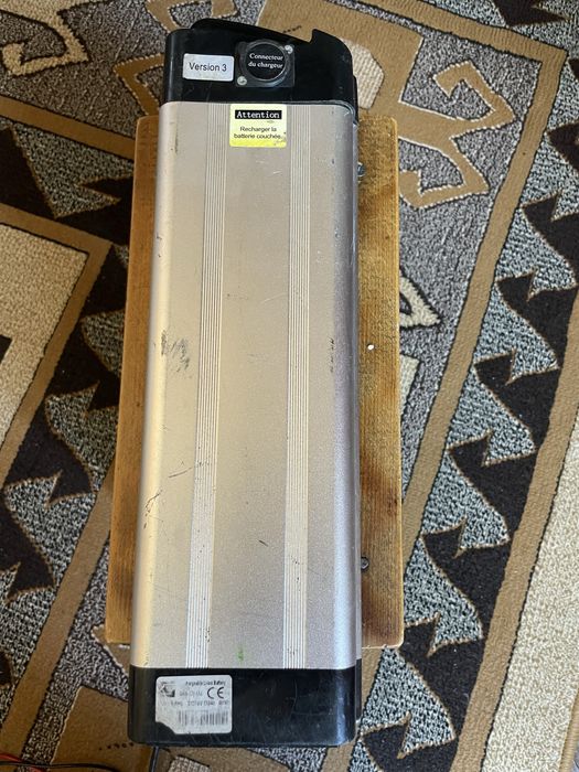 Vînd baterie bicicletă 36v si 13ap.