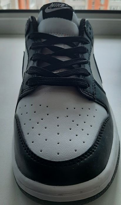 Новые кроссовки Nike