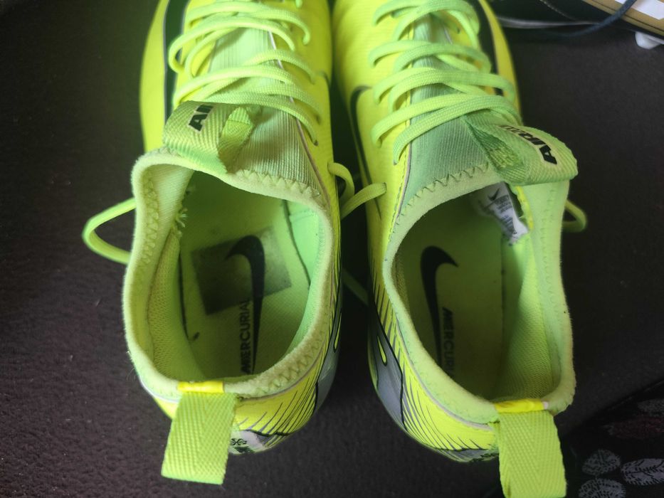 Футболни бутонки Nike Zoom 38.5 – обувани 3–4 пъти иAdidas F50 Messi 38 1/3 – обувани само 3–4 пъти