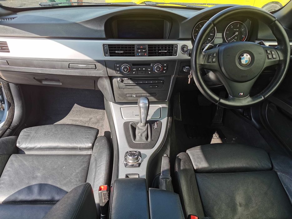Dezmembrez bmw 325D e93/320 e93/decapotare bmw e93/bara e93/far e93