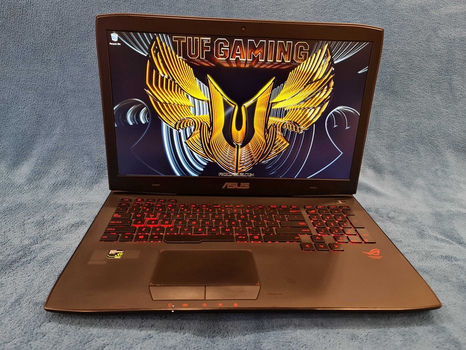 Laptop gaming Asus Rog, intel core i7 ,ram 24 gb, display de 17,3"