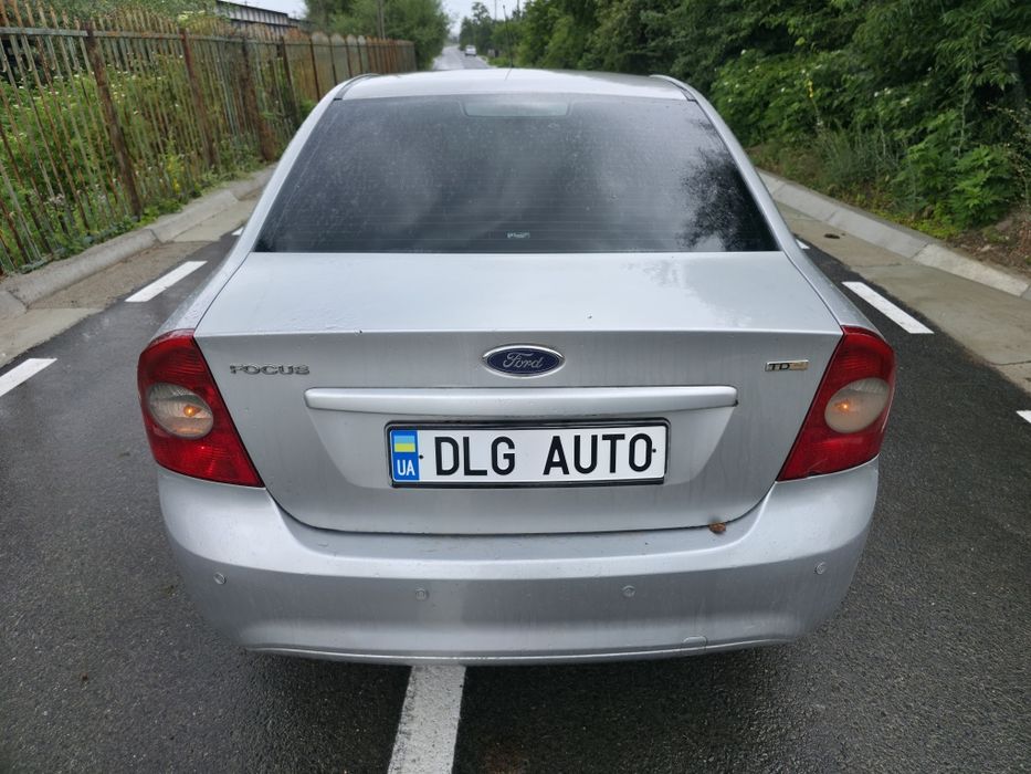 Stop Focus Berlina Tripla Ford Focus Berlina