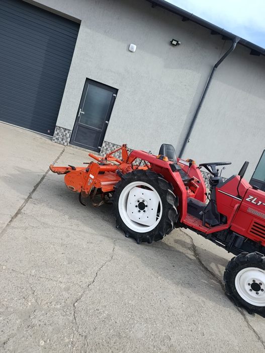 Tractor japonez Kubota 4×4 ZL1-195  +Frèză