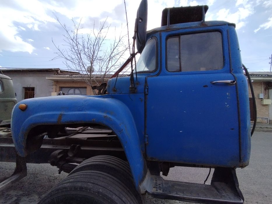 Zil kabinasi sotiladi .