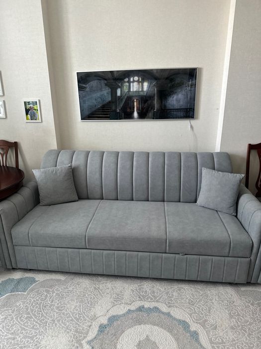 Продаётся стильный диван