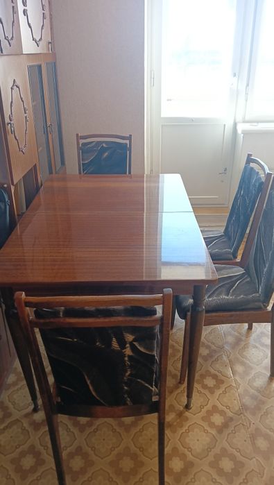 Продам стол со стульями недорого