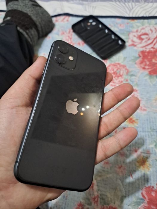 обменяю айфон 11 128гб