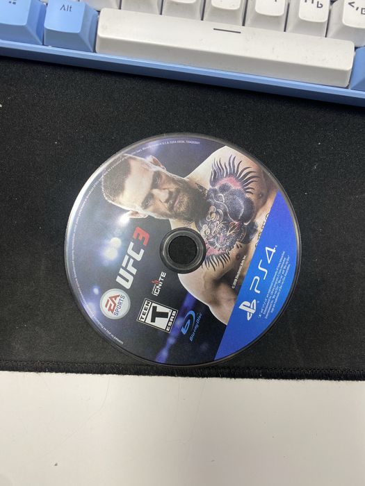 Диск пс4 UFC3.