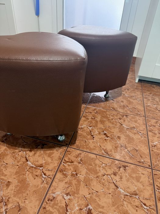 Set 2 tabureti piele
