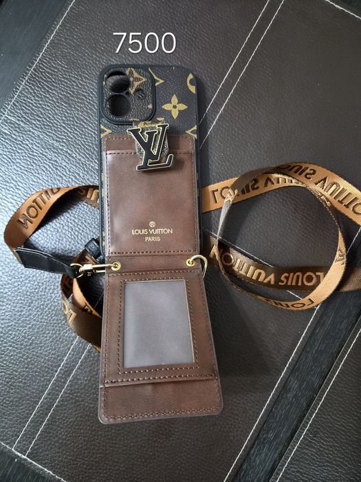 Продам чехол на Iphone 16
