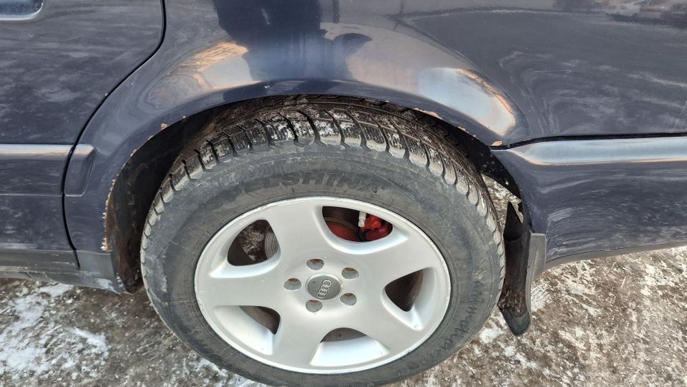 Машина Audi A6, 1995 г