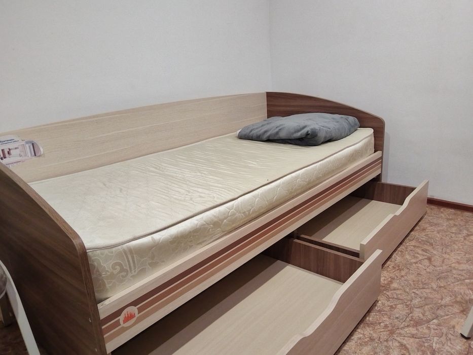 Продам мебель "Британия".