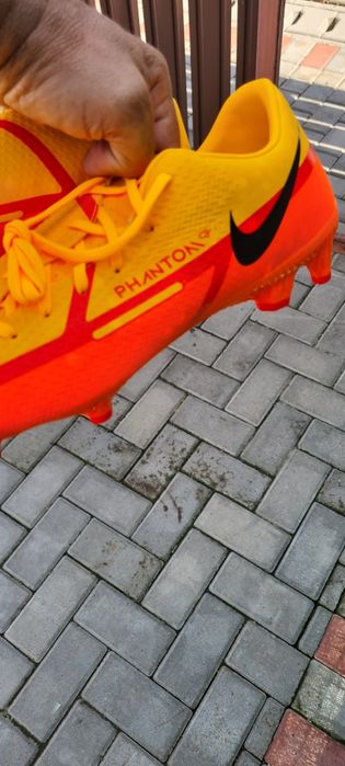 Ghete de fotbal pentru iarba