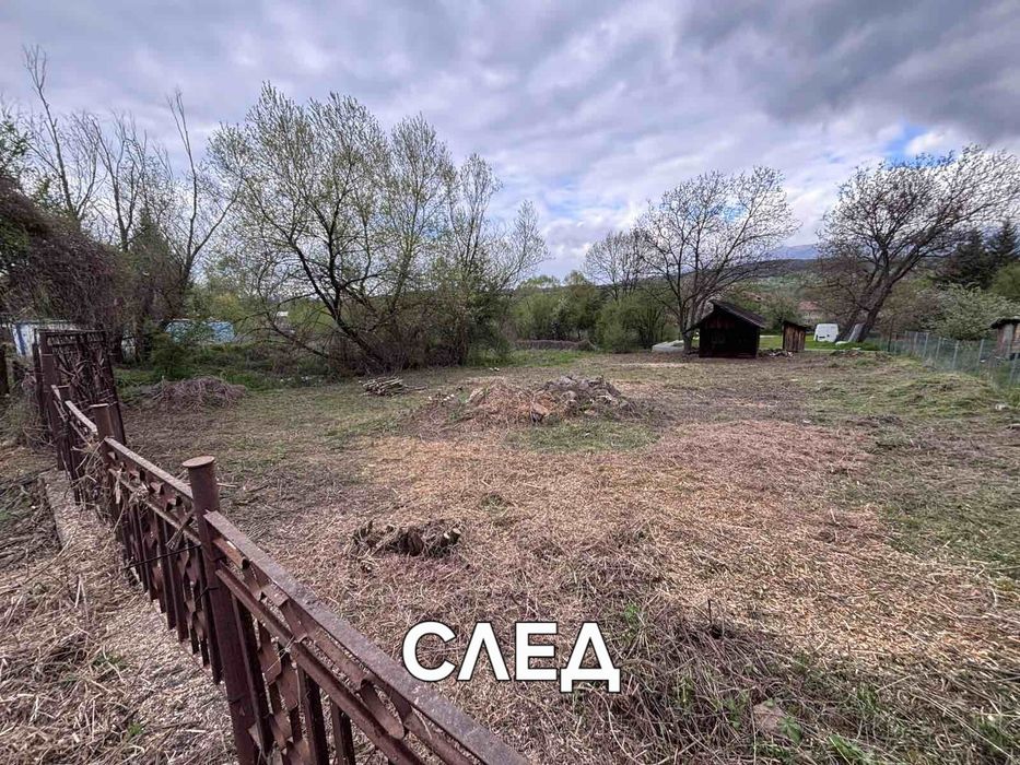 Почистване на запустели парцели дворове и имоти