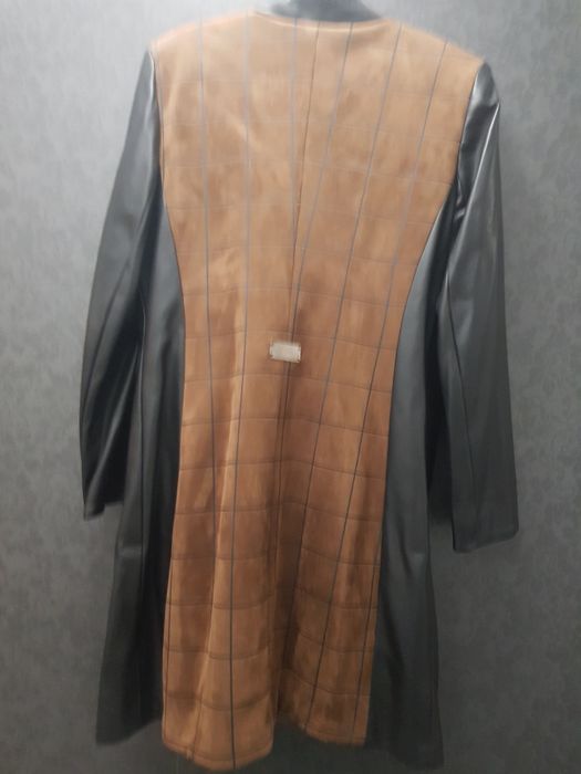 Тренчкот в кафявата гама,48 BG