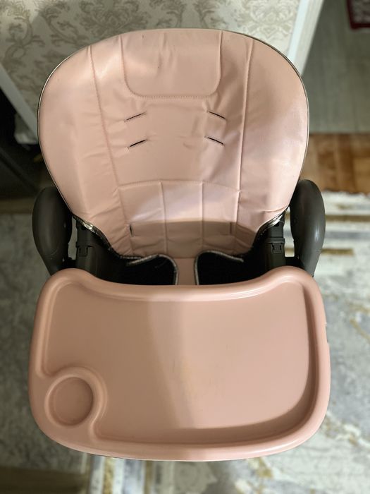 Детский розовый столик