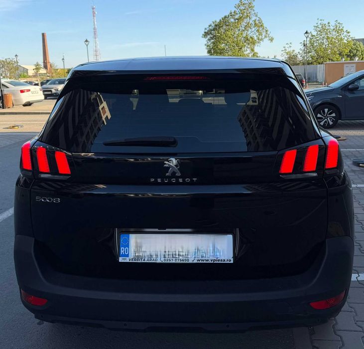 Peugeot 5008, Înmatriculat - Automat, an 2023, 7 locuri, 149000 km.