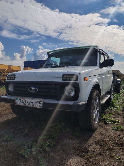 Нива 2121 продам.