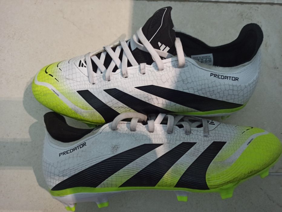 Ghete fotbal Adidas mas 40⅔ Predator