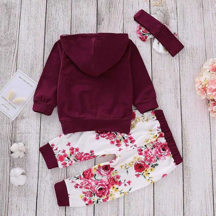 Детски комплект/ анцуг „Hello“ – суитшърт, панталон и лента