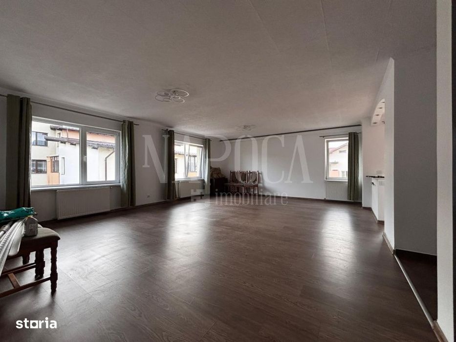 Apartament 4 camere de vanzare in Floresti