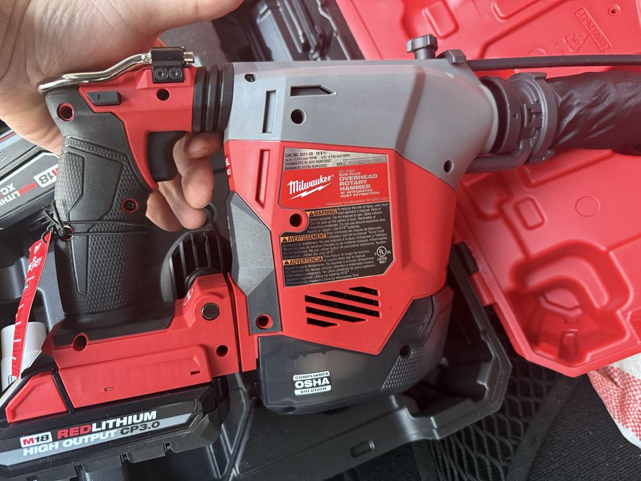 Проффесиональный перфоратор Milwaukee