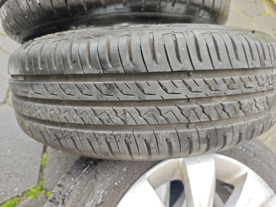 Джанти 15ки 4х100 с летни гуми Barum 185/65/15