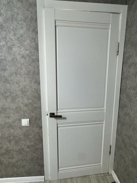 Продам белые двери