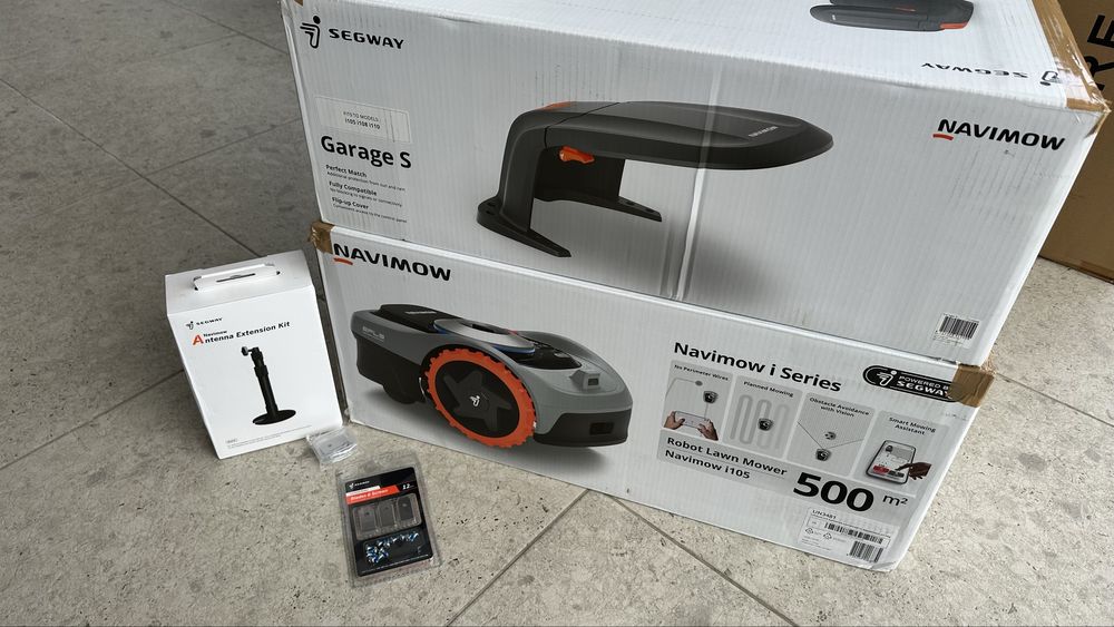 Navimow i105 + Garaj + Kit extensie antena + 21 cutite + Garantie