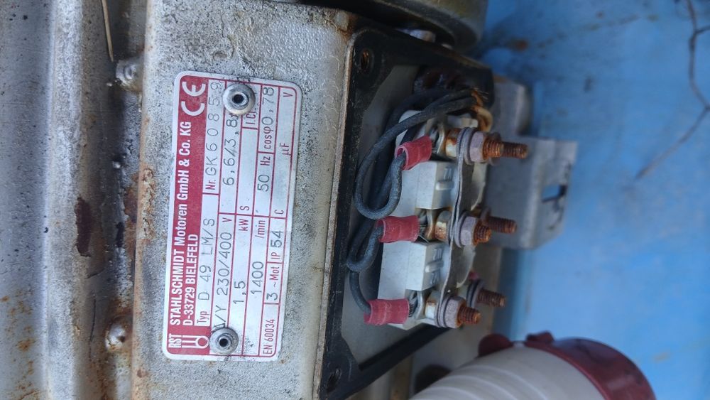 Vând compresor 200l