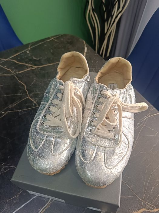 Продам крассовку женскую