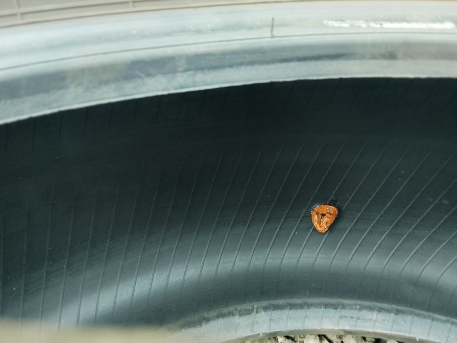 235 50 18. Bridgestone. An 2024