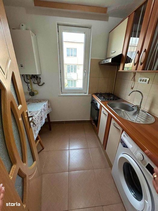 De inchiriat apartament cu 2 camere, etajul 3, decomandat 1300lei/luna