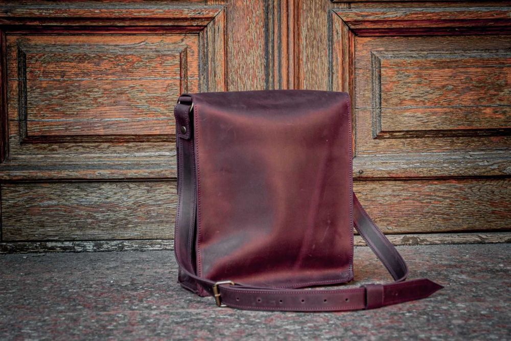 Geantă de umăr din piele pentru bărbați. Geantă de mesager