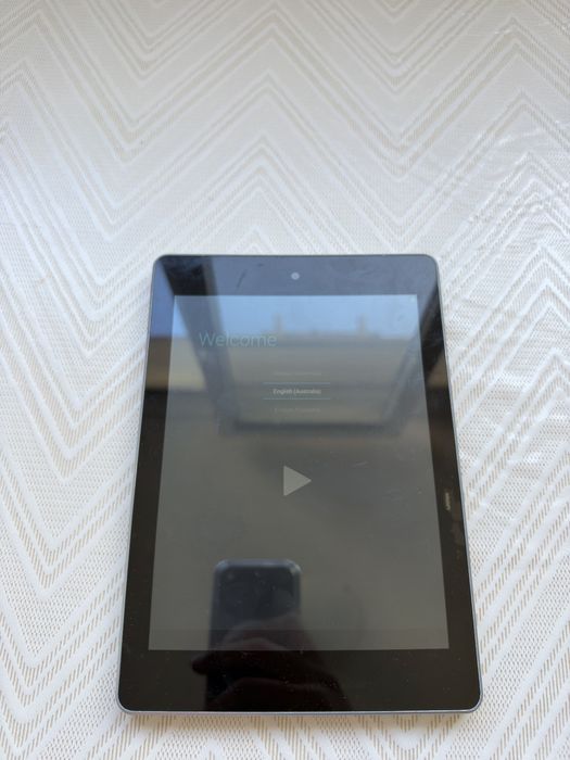 6 броя стари таблети – Samsung, Apple iPad, ASUS, Acer и Lenovo (15 € / бр.)