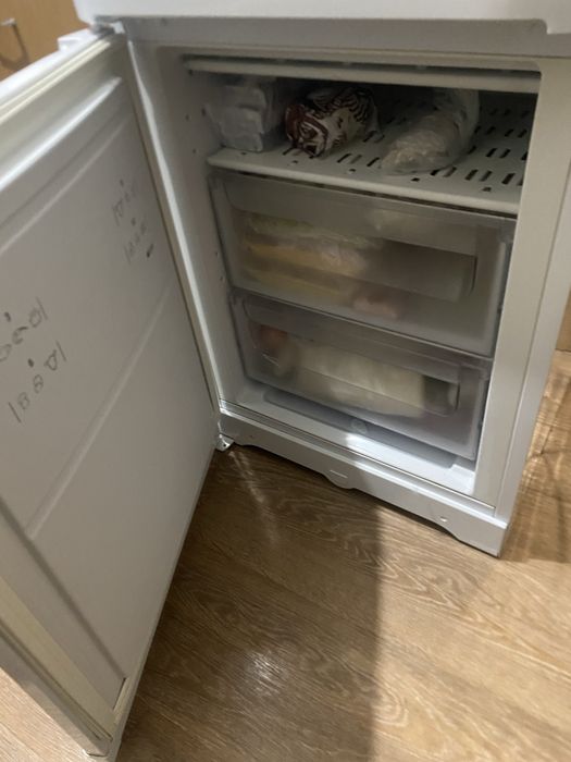 Холодильник Аристон