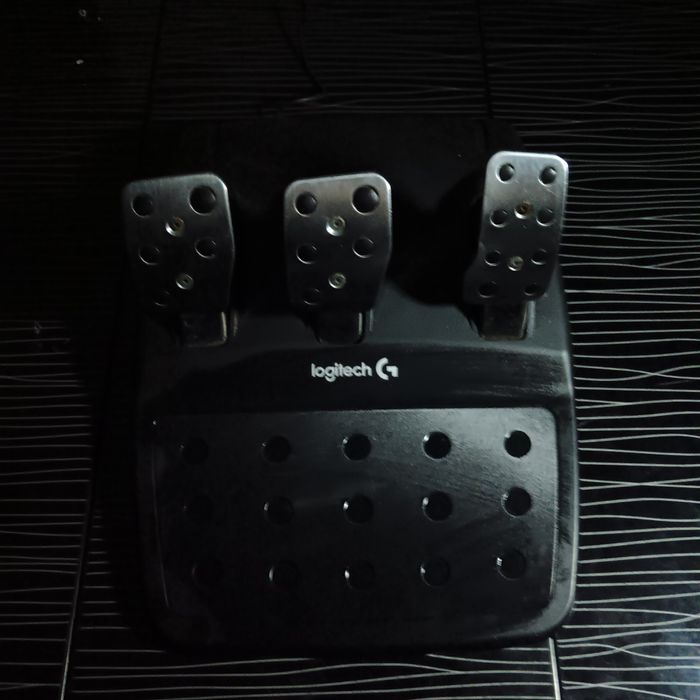 Volan g29 ps3 ps4 ps5 pc fara schimburi