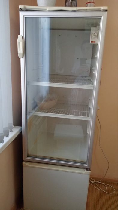 Витринный холодильник