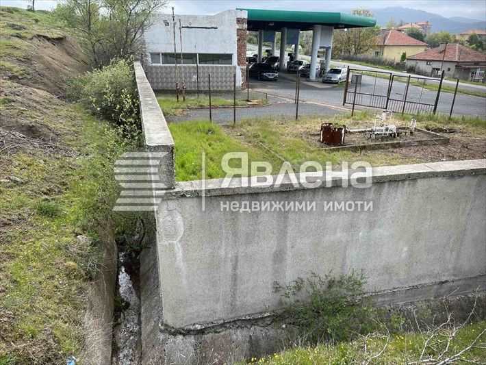 Бензиностанция  село Звездел