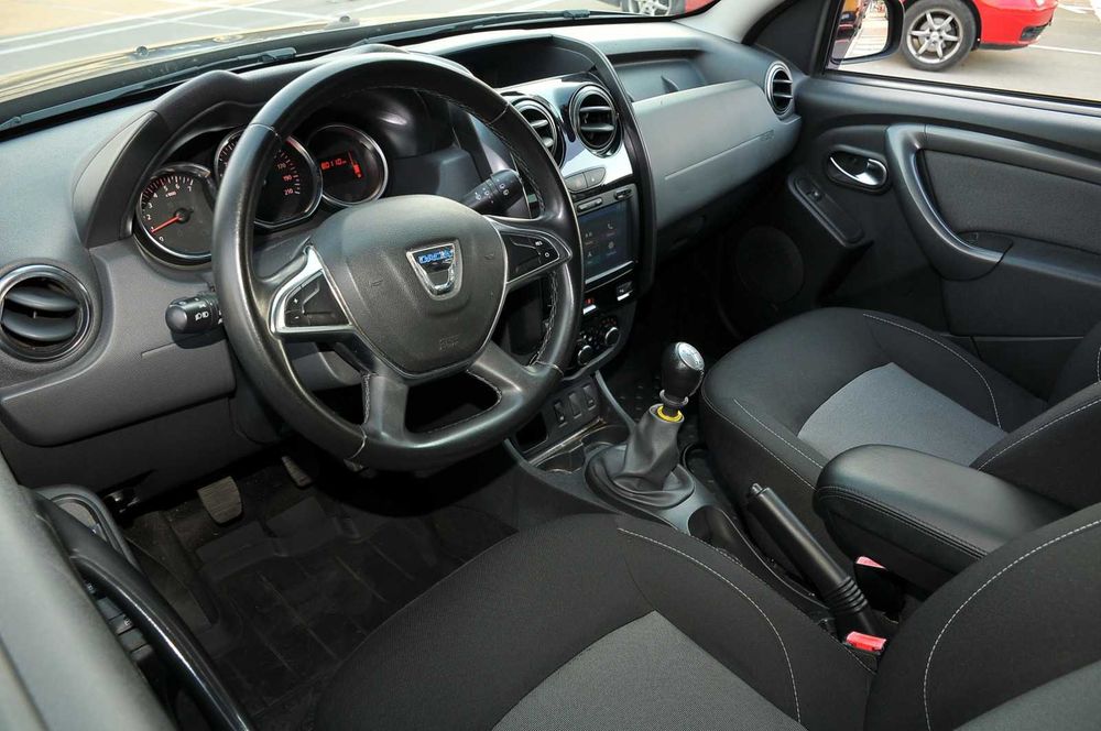 Dacia Duster ca nou