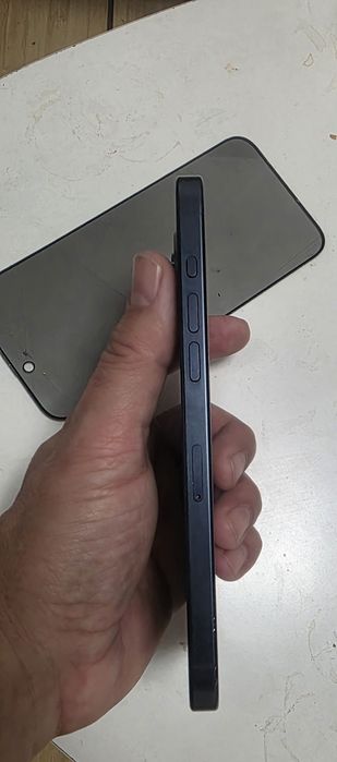 Iphone 15 pro max stare fb , fara defecte liber in orice retea