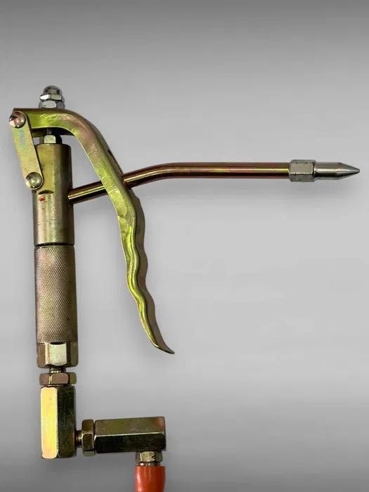 Нагнетатель консистентной смазки с пневмоприводом 12L