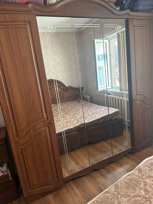 Продам спальный гарнитур