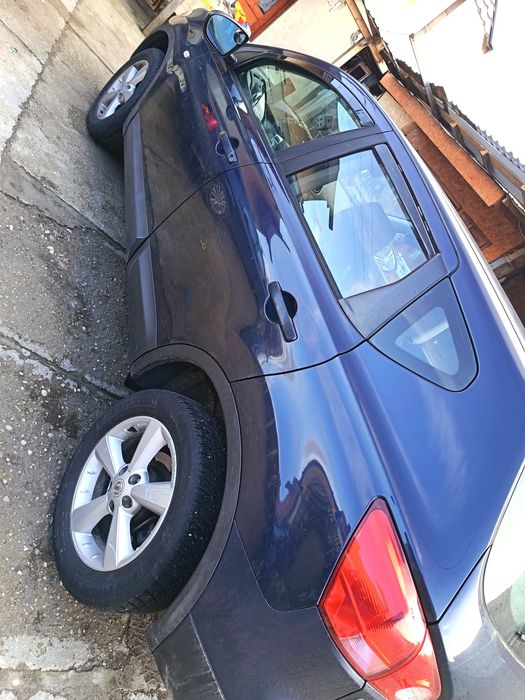 Vand nisan J10 anul 2009 sau schimb