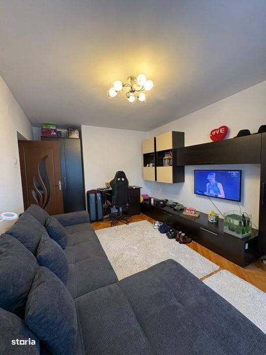 Apartament 3 camere, 64 mp, zona Sasar